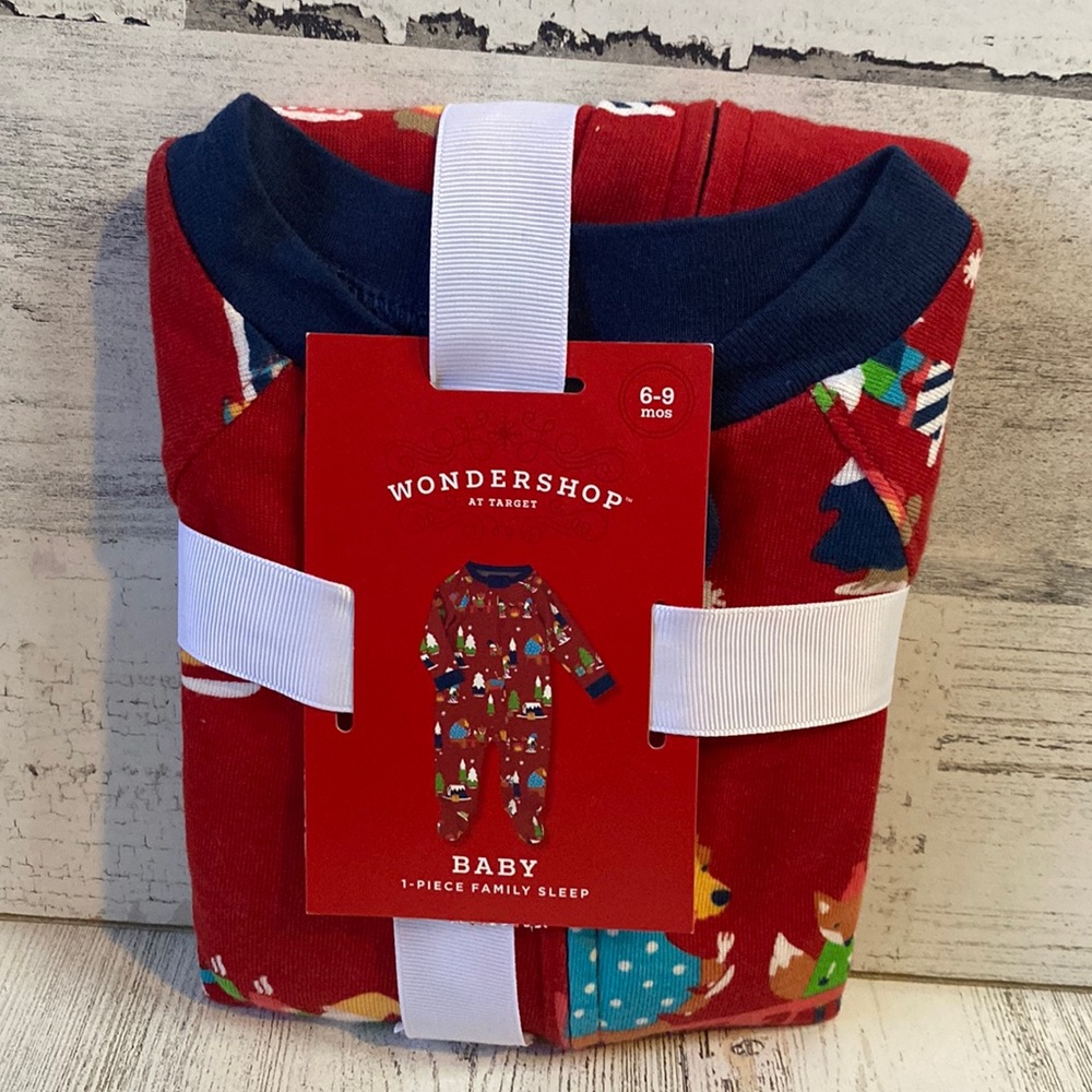 Wondershop Holiday Gnomes Baby Sleeper Size 6-9 Months NEW